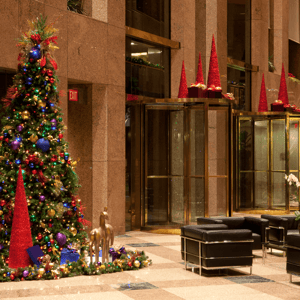 600-Congress-Lobby-Christmas-Scene2015-1000x1000-1