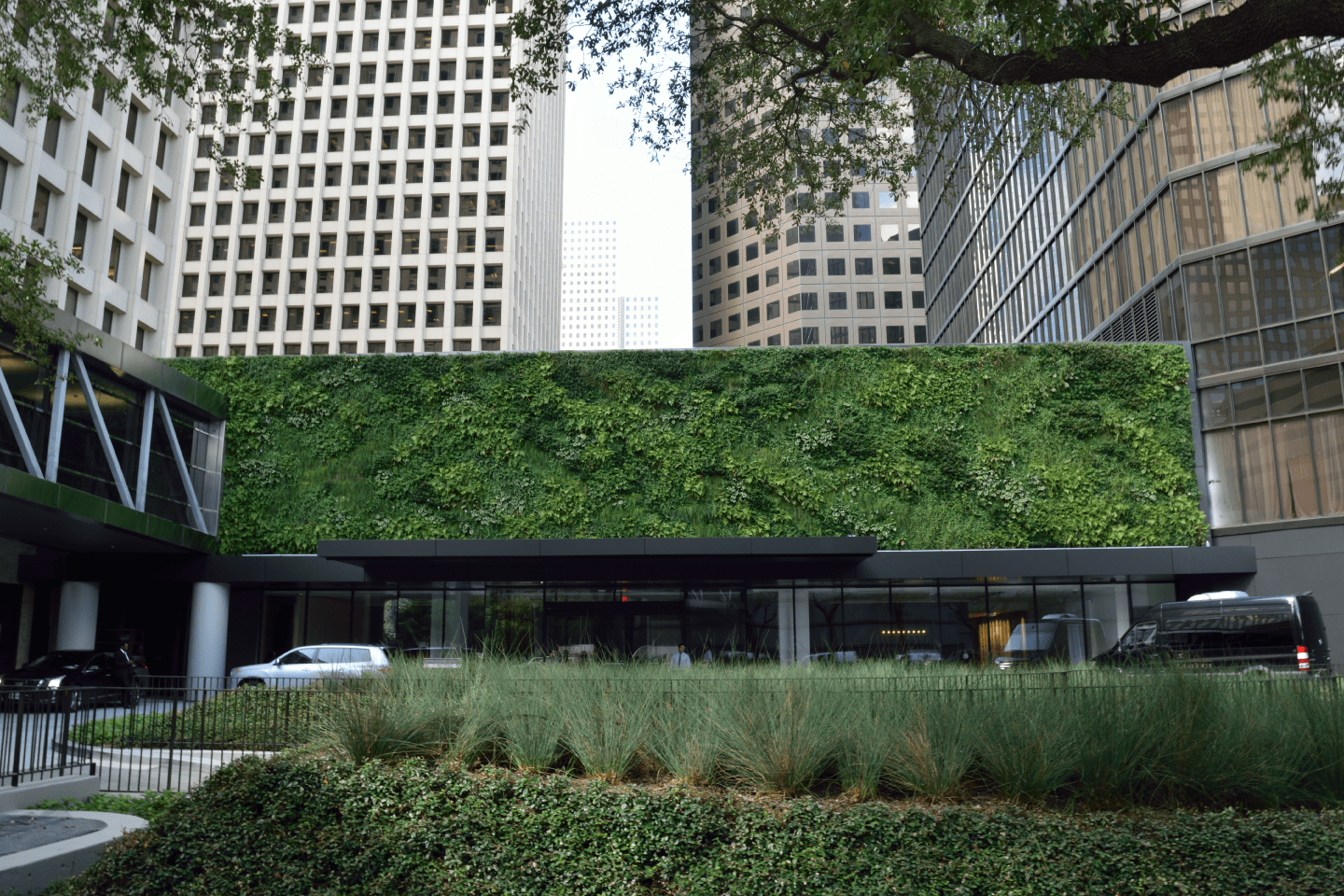 Houston_DoubleTree_Hotel-Green_Living_WallSageNatura01