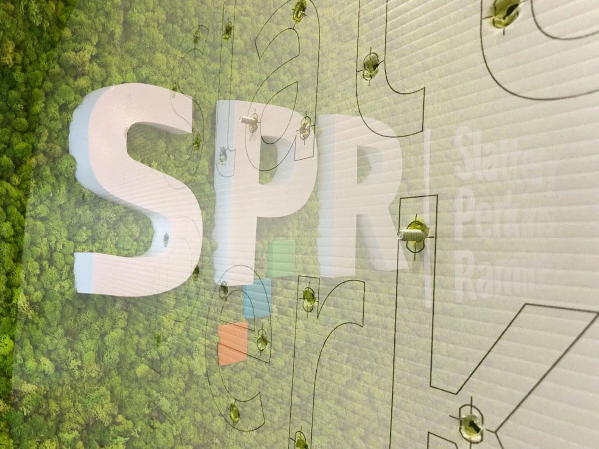 custom-moss_wall-logo_brandnaturaHQ-1200x900-cropped