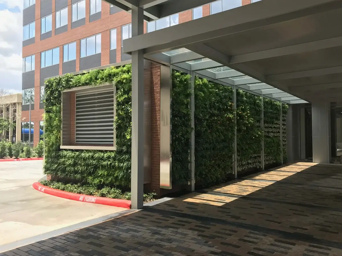 BRIARPARK – LOCKTON PLACE GREENWALL-1